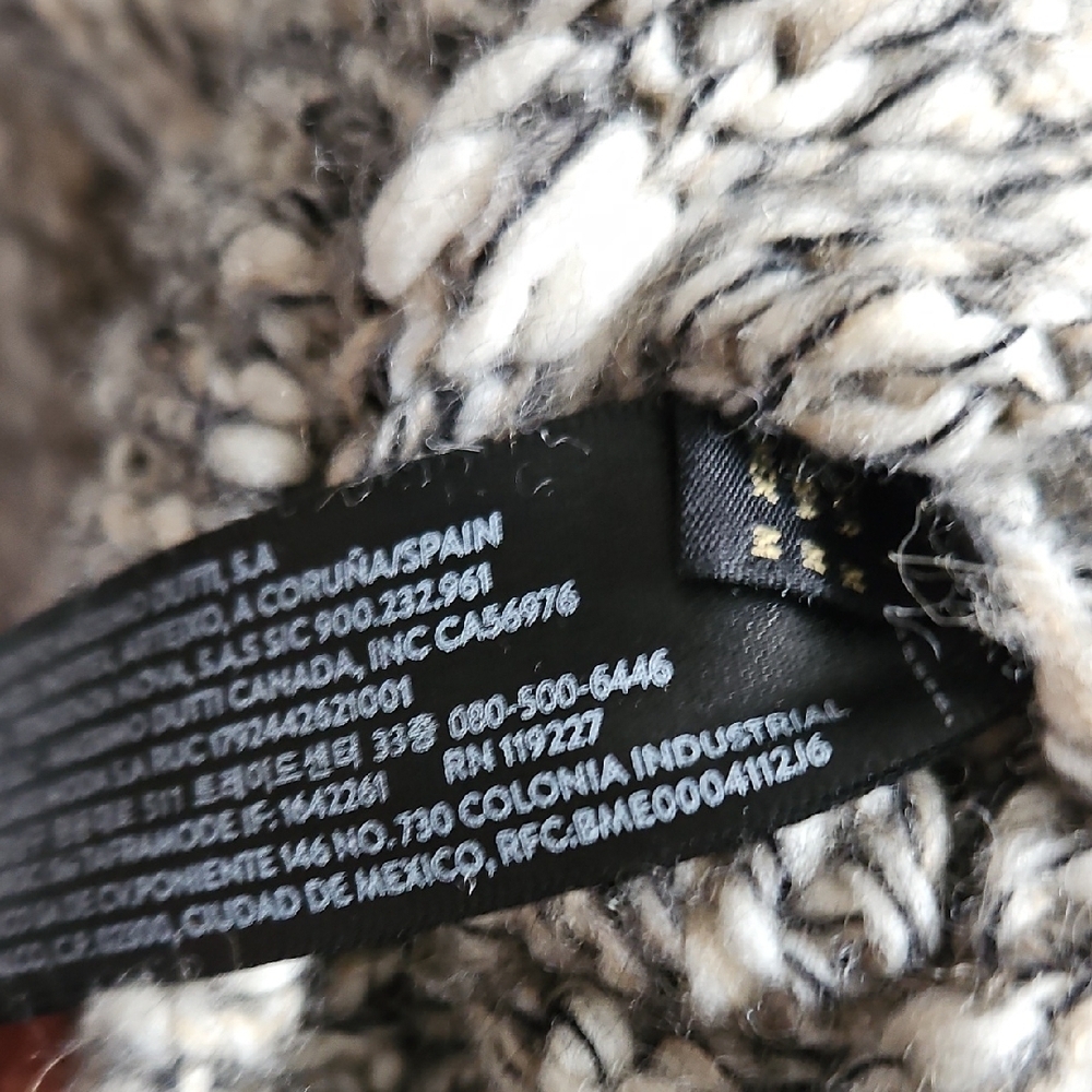 Massimo Dutti Gray Knit Sweater with Gold Accent - Picture 5 of 8
